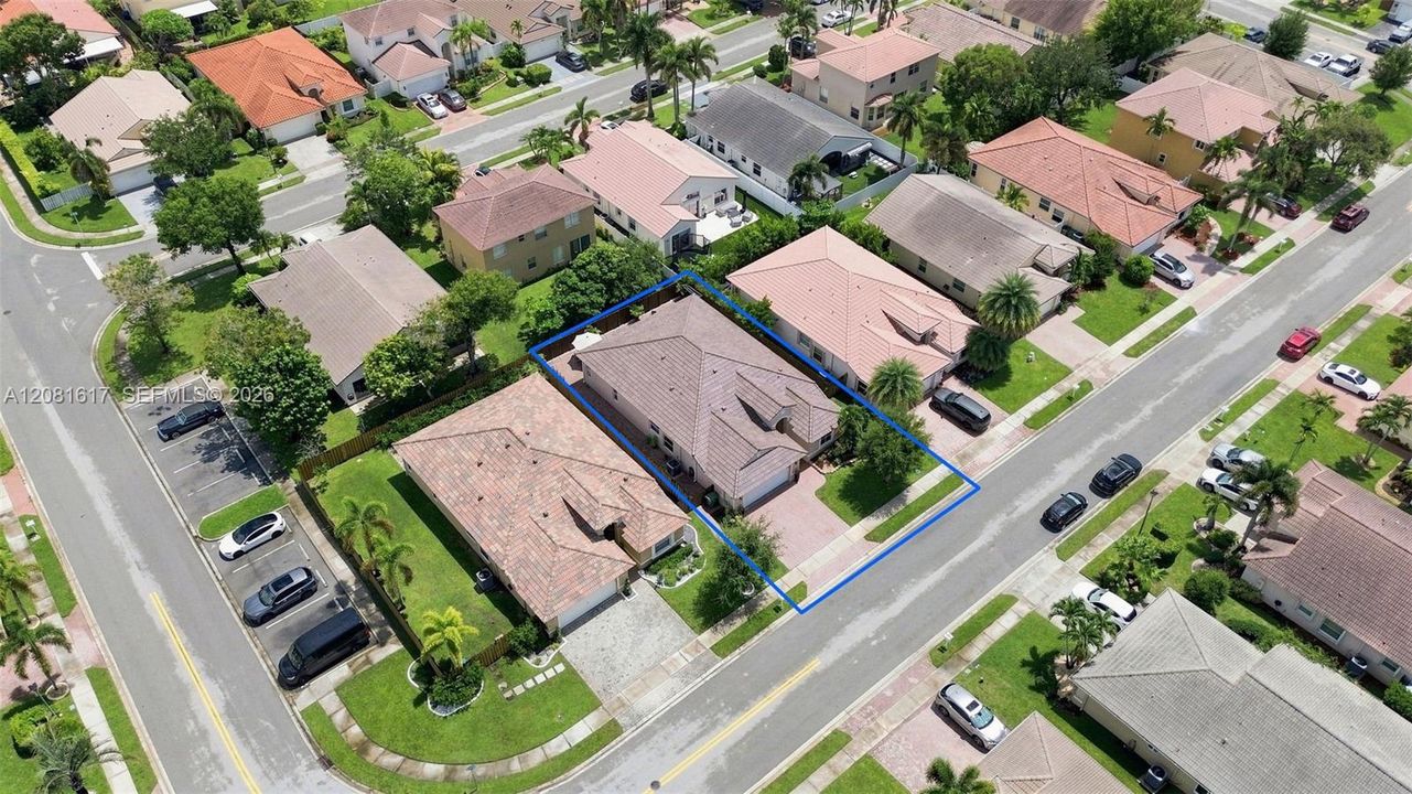 En Venta: $758,000 (4 camas, 3 baños, 2054 Pies cuadrados)