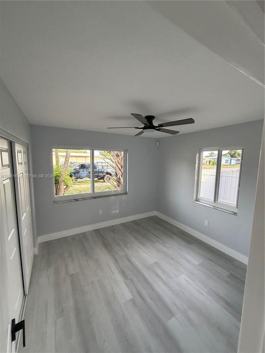 На продажу: $199,900 (2 спален, 1 ванн, 1056 Квадратных фут)
