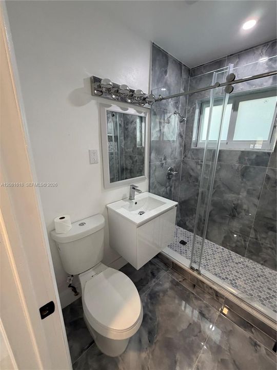 На продажу: $199,900 (2 спален, 1 ванн, 1056 Квадратных фут)
