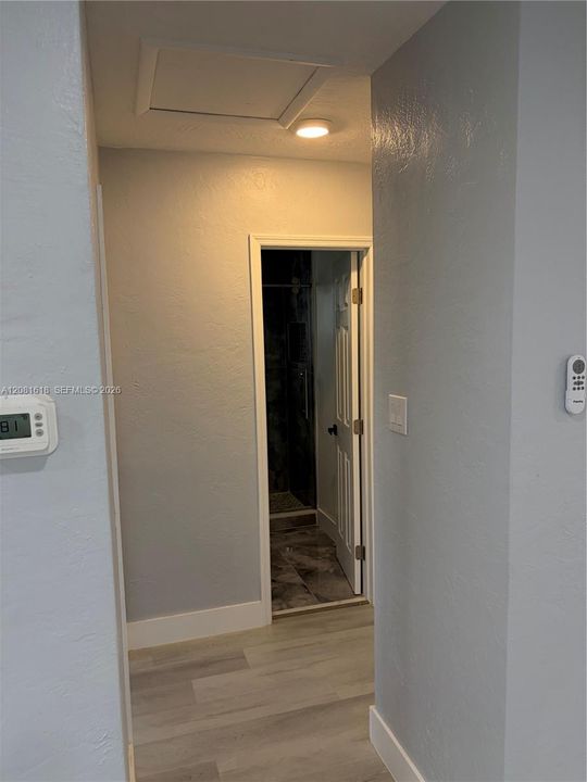На продажу: $199,900 (2 спален, 1 ванн, 1056 Квадратных фут)