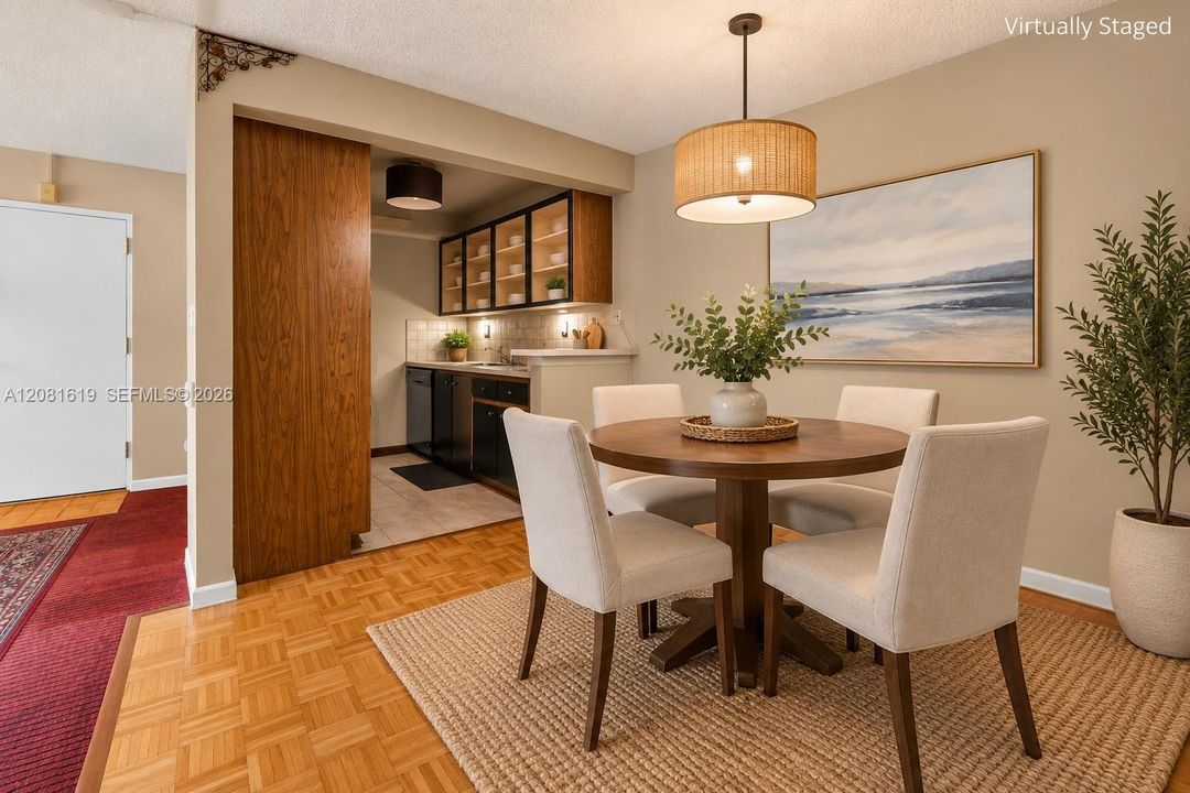 For Sale: $179,900 (1 beds, 1 baths, 672 Square Feet)