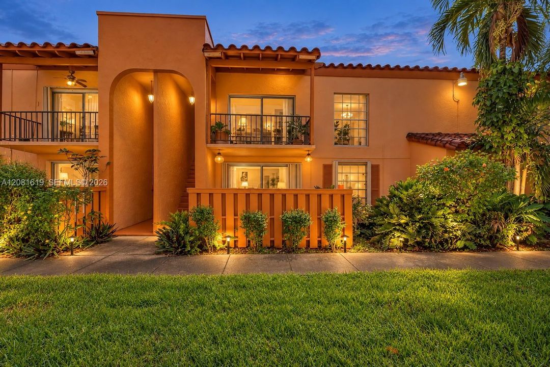 For Sale: $179,900 (1 beds, 1 baths, 672 Square Feet)