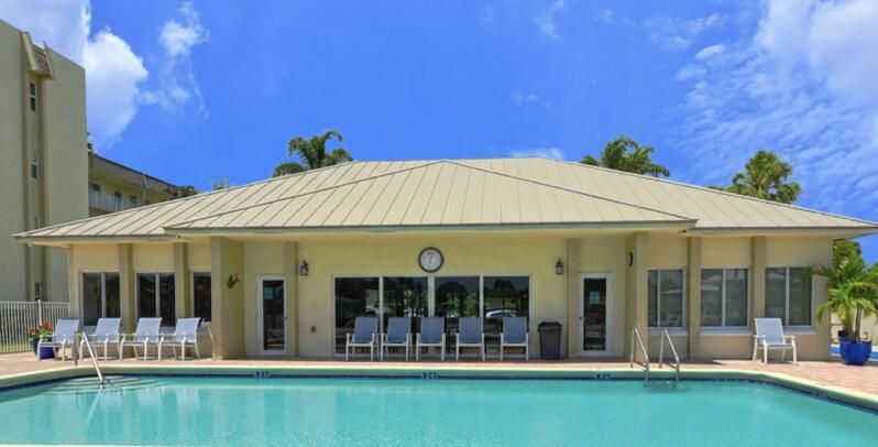 SNUG HARBOR COMMUNITY POOL