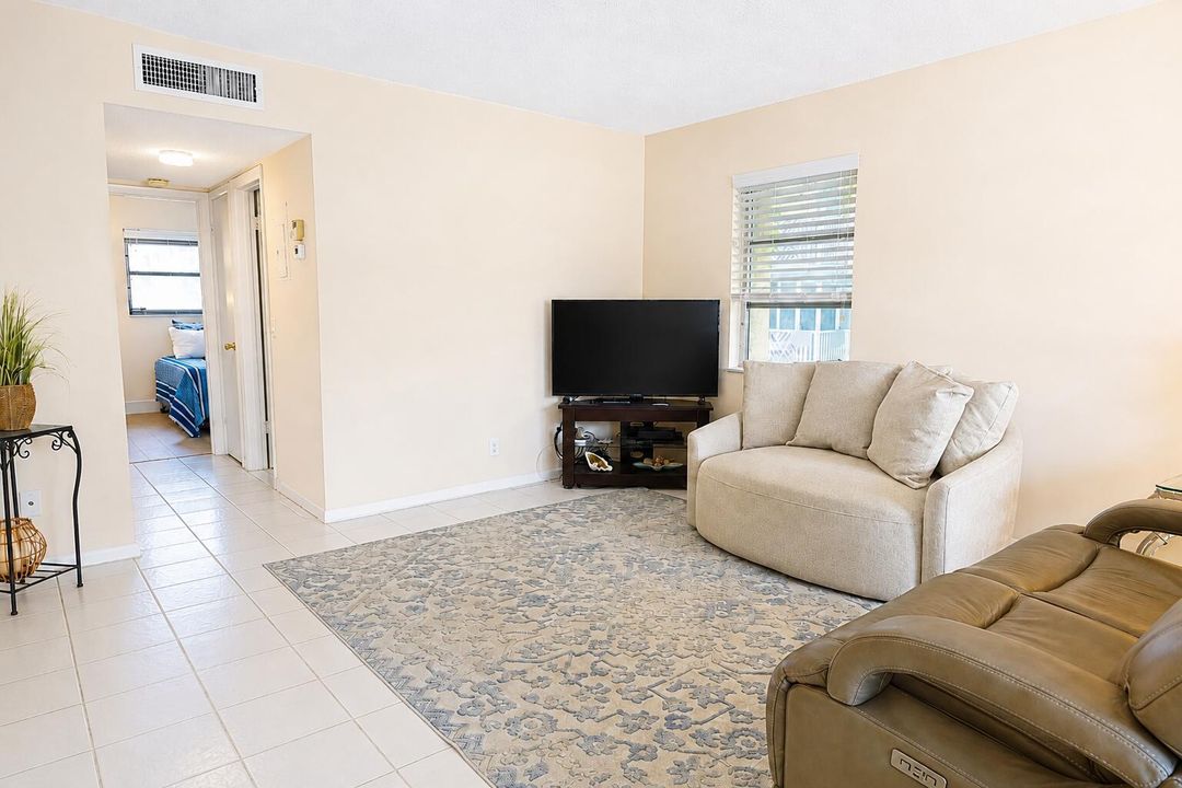 LVING AREA WITH SIDE WINDOWS