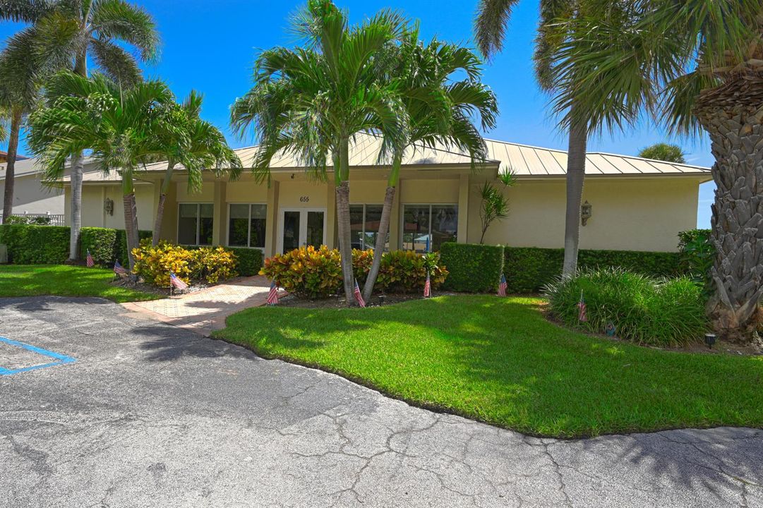 SNUG HARBOR CLUBHOUSE
