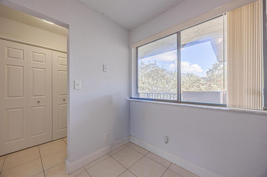 153A0099-HDR