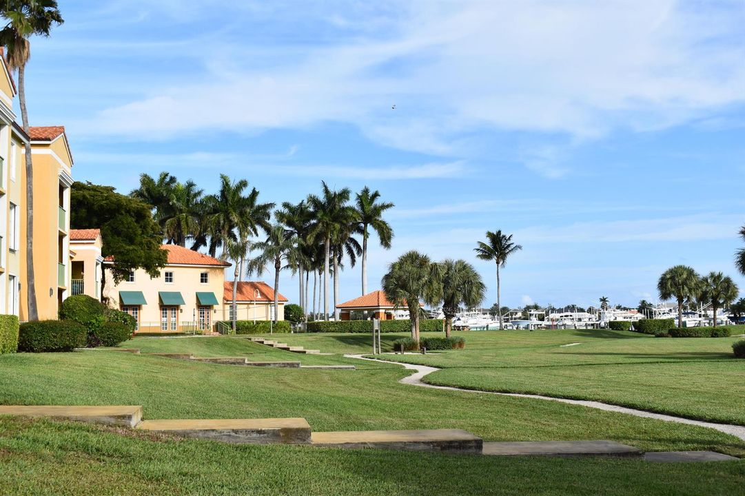 Yacht Club Greenspace and Walking Trails