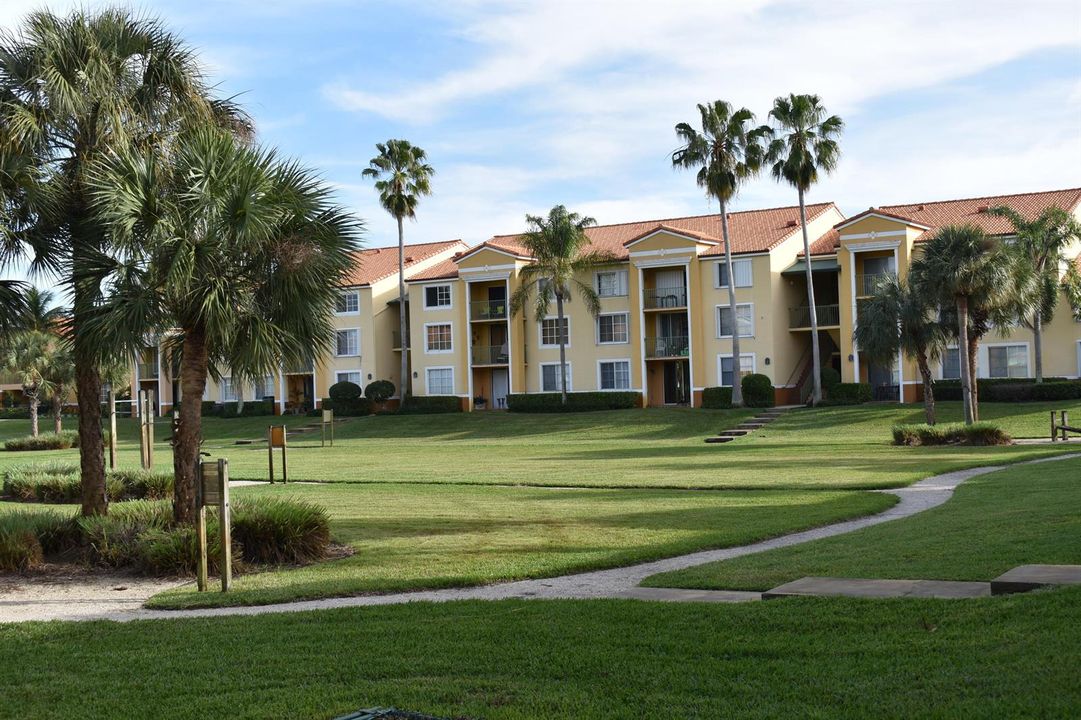 Yacht Club Greenspace on Intracoastal