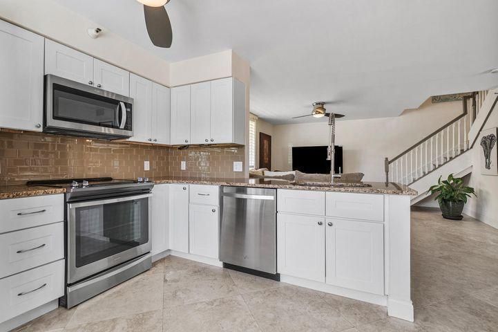 123 kitchen overlooking living area