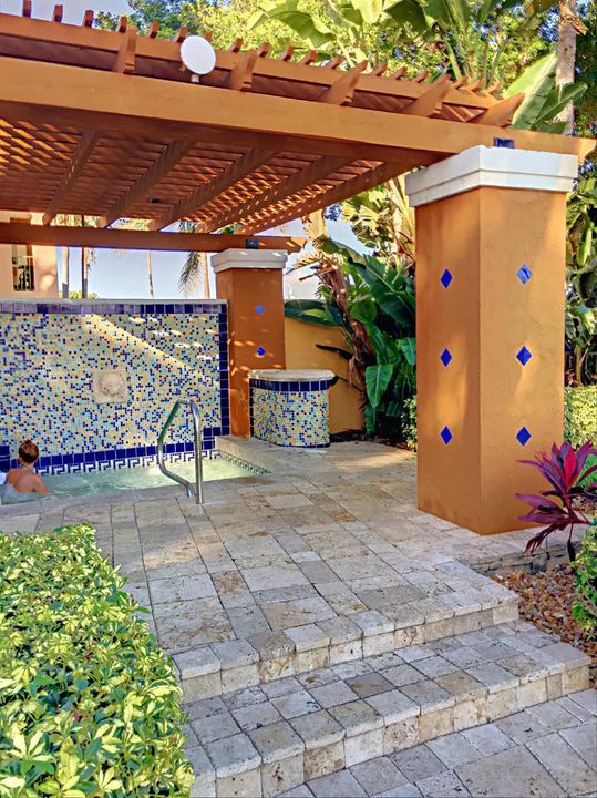 Yacht Club Hot Tub on Intracoastal next