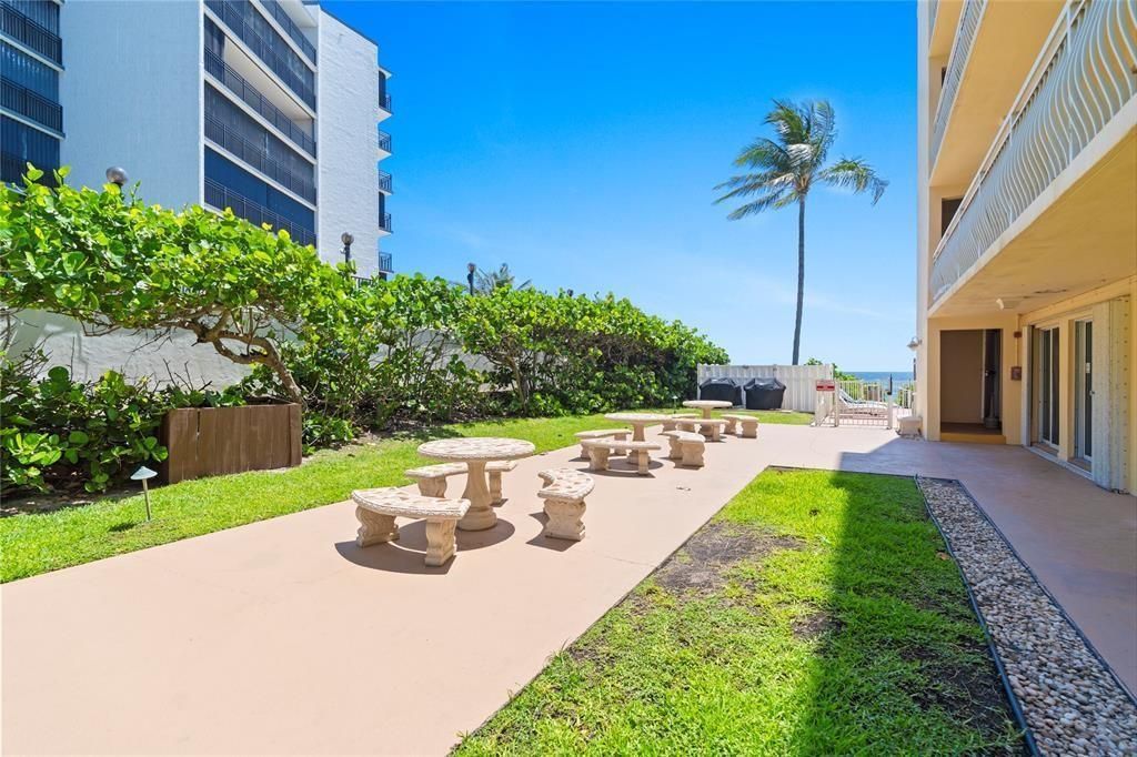 PICNIC AREA