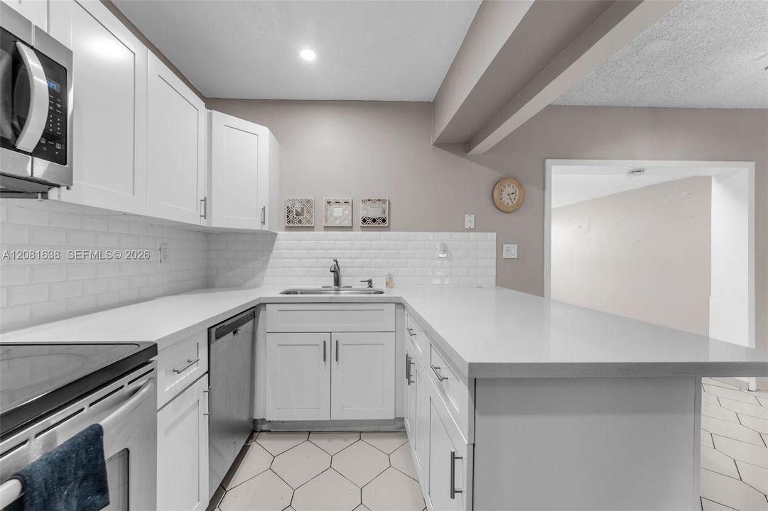 En Venta: $459,900 (3 camas, 2 baños, 840 Pies cuadrados)