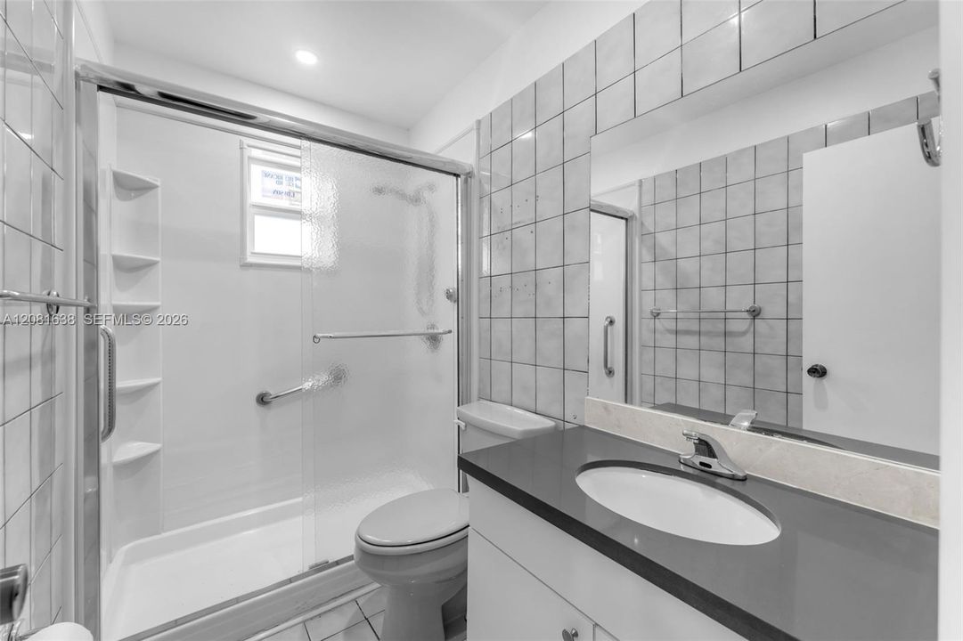 En Venta: $459,900 (3 camas, 2 baños, 840 Pies cuadrados)