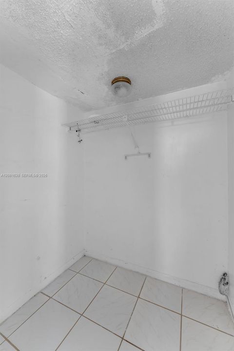 En Venta: $459,900 (3 camas, 2 baños, 840 Pies cuadrados)