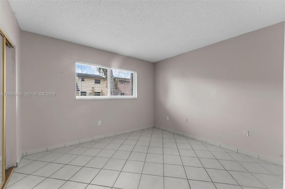 En Venta: $459,900 (3 camas, 2 baños, 840 Pies cuadrados)