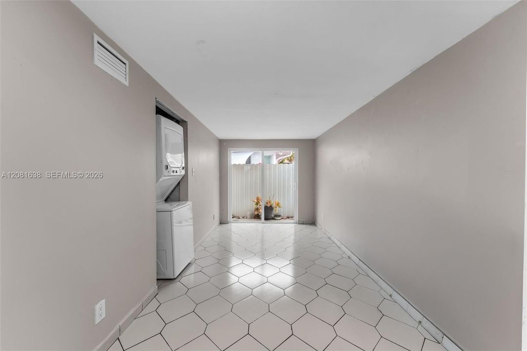 En Venta: $459,900 (3 camas, 2 baños, 840 Pies cuadrados)