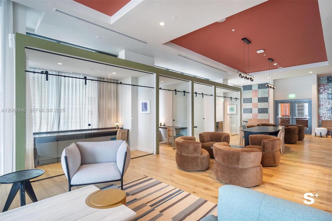 На продажу: $415,000 (0 спален, 1 ванн, 321 Квадратных фут)