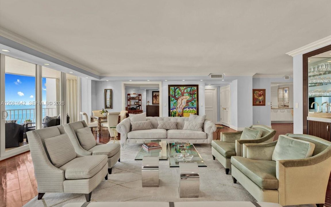 En Venta: $1,995,000 (2 camas, 3 baños, 2525 Pies cuadrados)