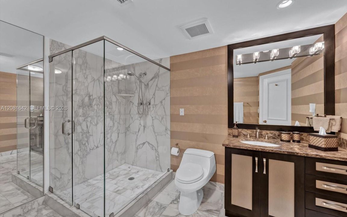 En Venta: $1,995,000 (2 camas, 3 baños, 2525 Pies cuadrados)