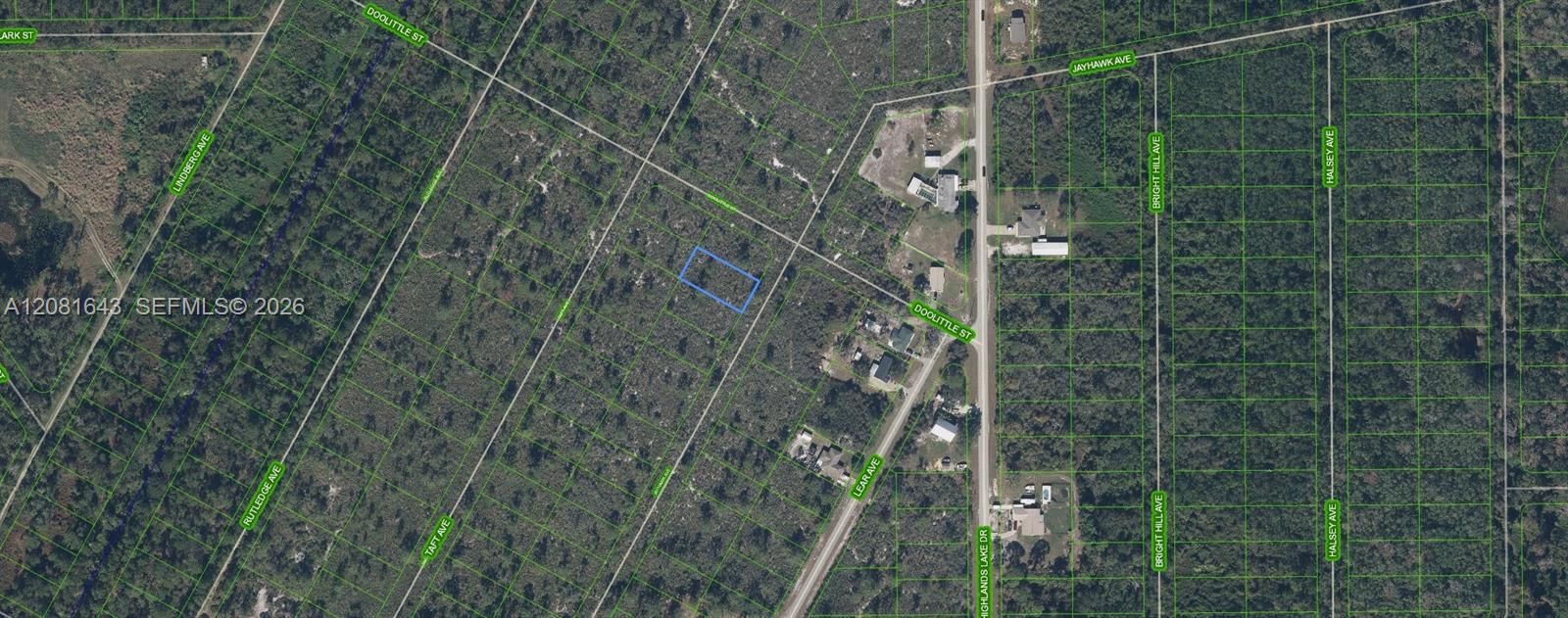На продажу: $9,900 (0.25 acres)
