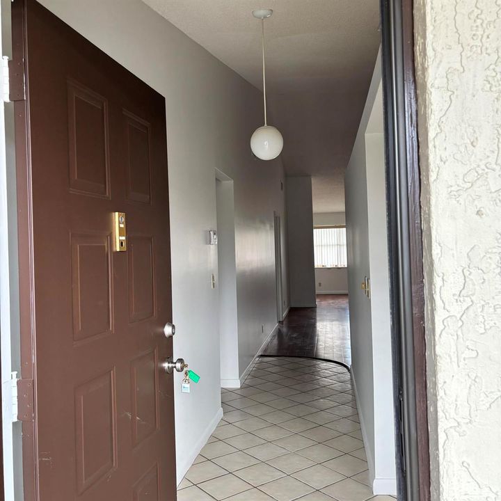 06-entry-foyer-looking-in