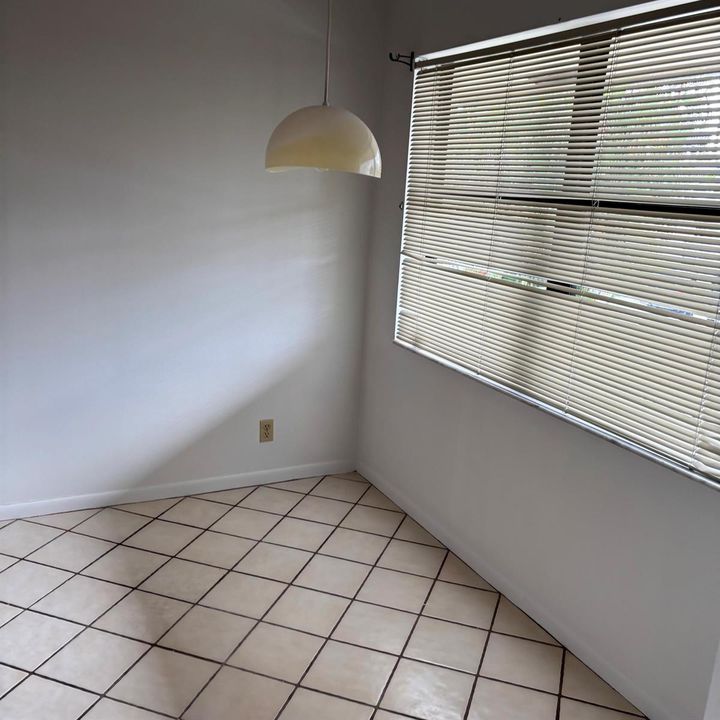 11-dining-area