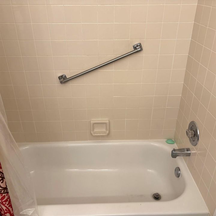 23-bathroom-tub-shower