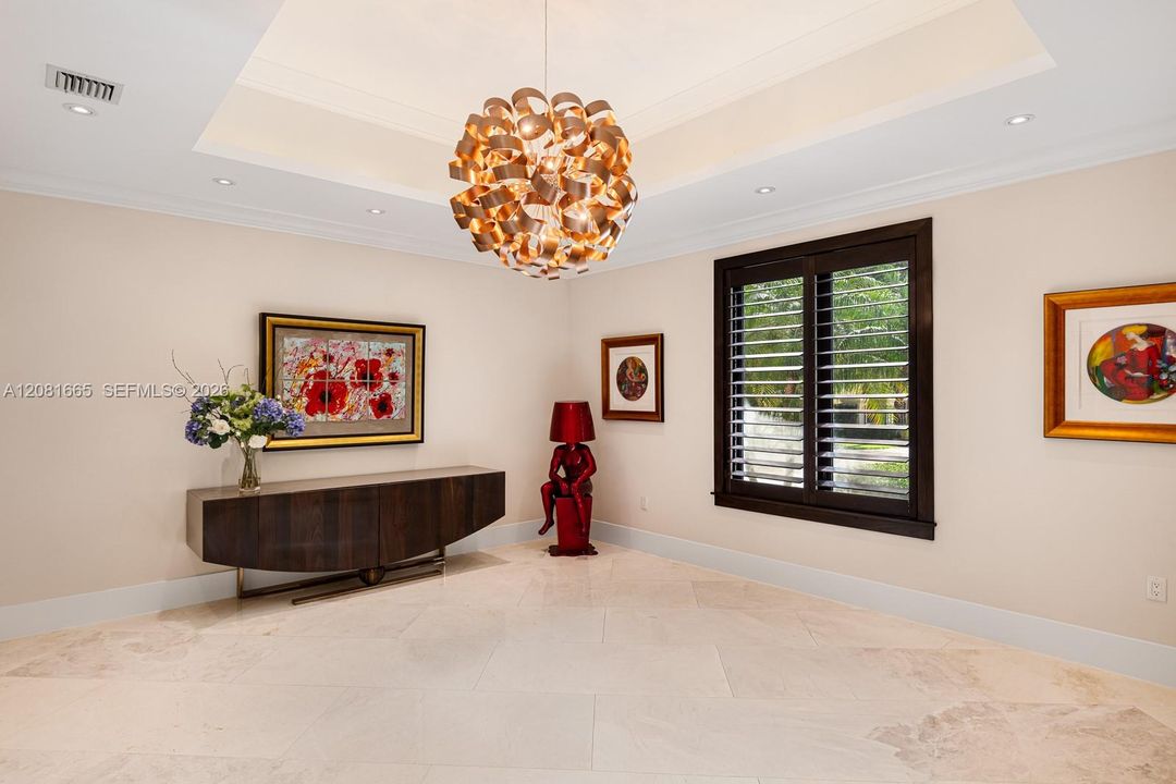 For Sale: $7,995,000 (5 beds, 6 baths, 9430 Square Feet)