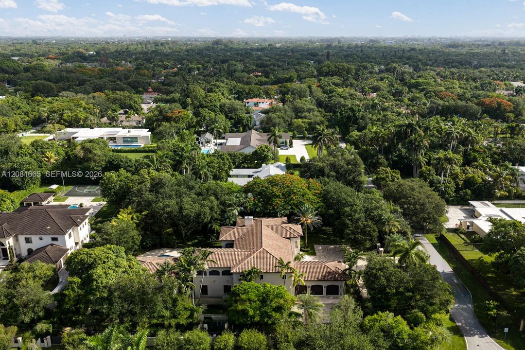 For Sale: $7,995,000 (5 beds, 6 baths, 9430 Square Feet)