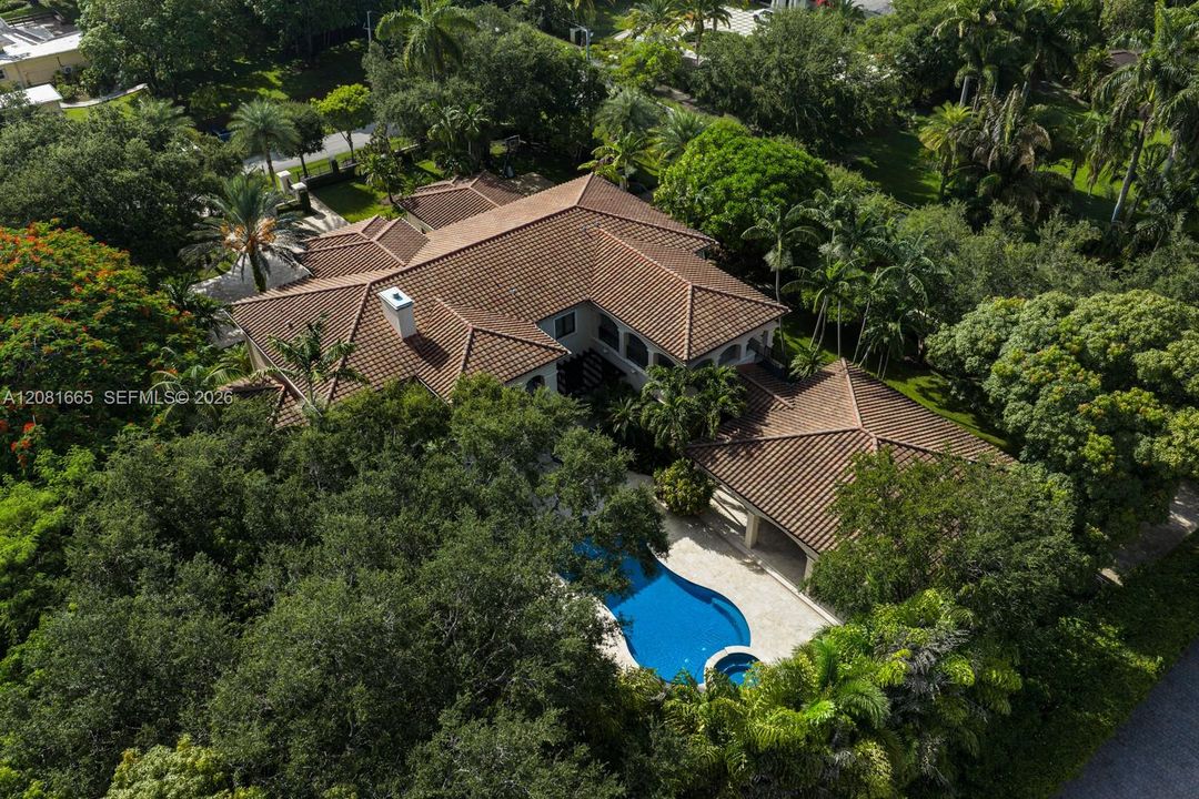 For Sale: $7,995,000 (5 beds, 6 baths, 9430 Square Feet)