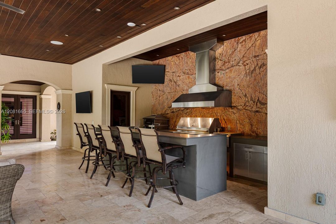 For Sale: $7,995,000 (5 beds, 6 baths, 9430 Square Feet)