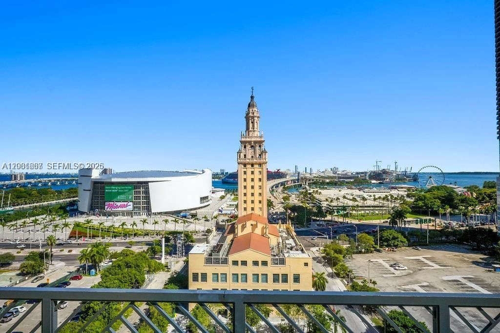 En Venta: $795,000 (2 camas, 2 baños, 0 Pies cuadrados)
