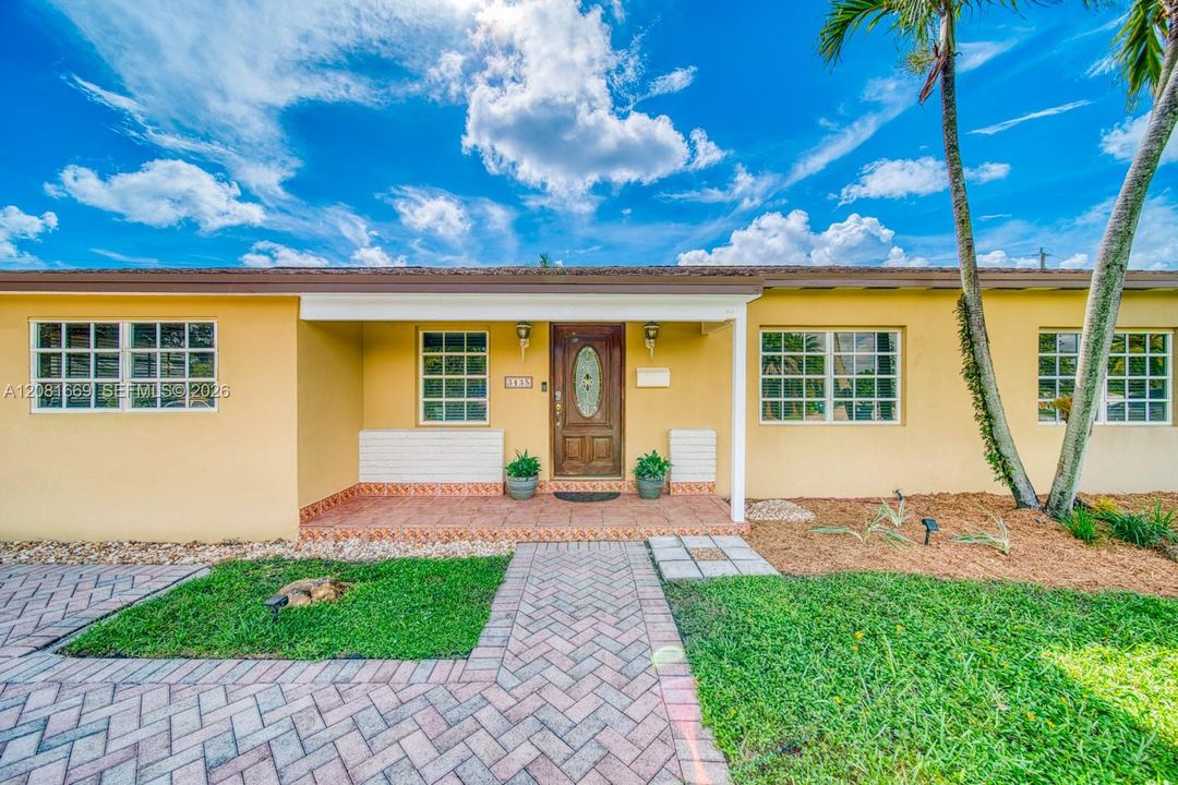 En Venta: $750,000 (4 camas, 2 baños, 1663 Pies cuadrados)