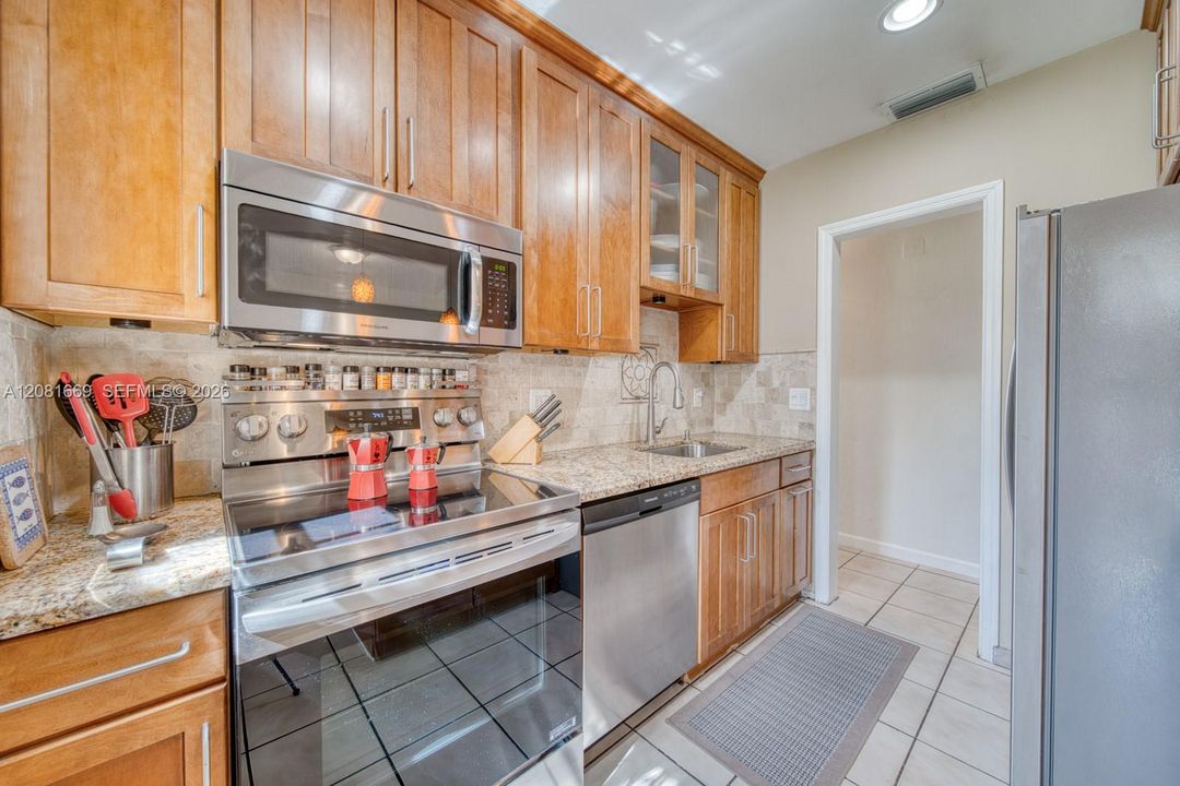 En Venta: $750,000 (4 camas, 2 baños, 1663 Pies cuadrados)