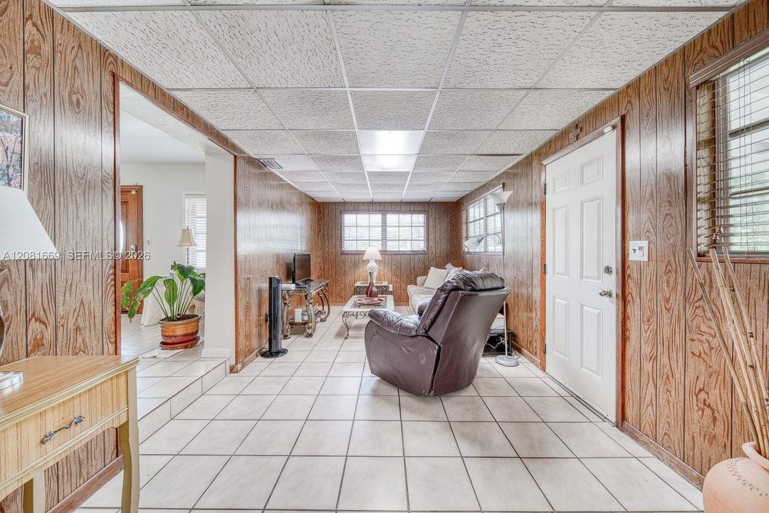 En Venta: $750,000 (4 camas, 2 baños, 1663 Pies cuadrados)