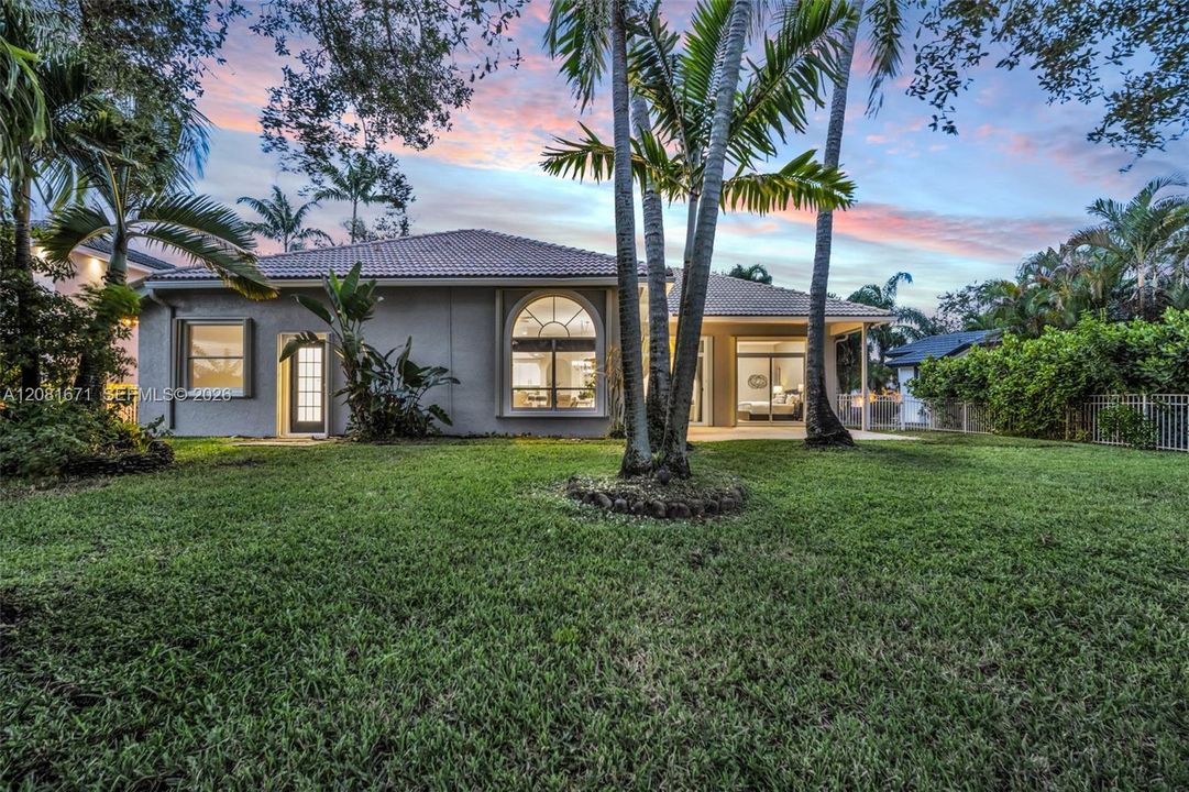 En Venta: $920,000 (4 camas, 3 baños, 2444 Pies cuadrados)