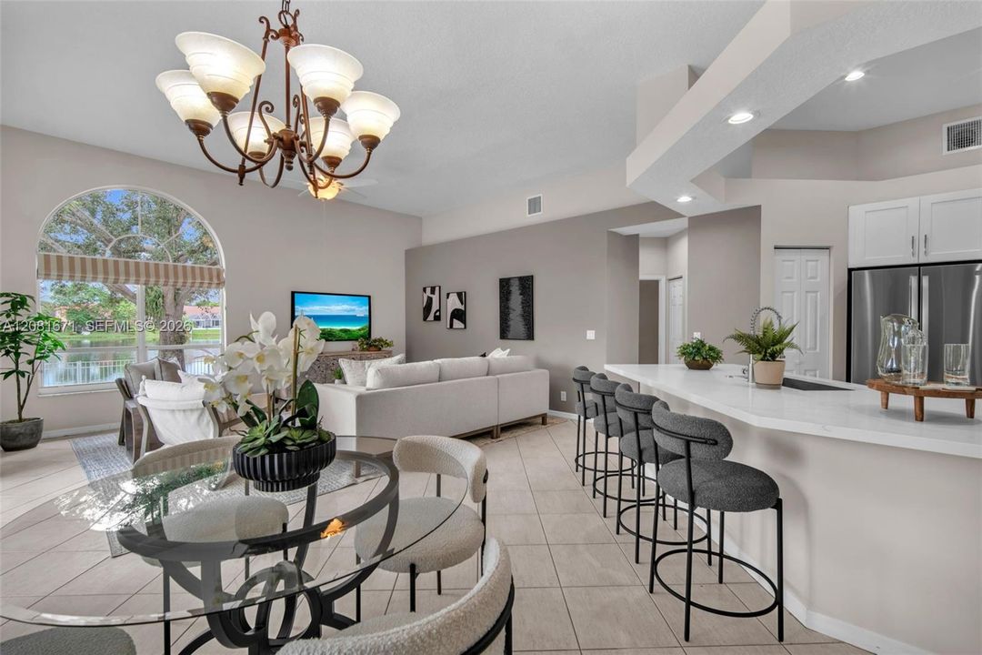En Venta: $920,000 (4 camas, 3 baños, 2444 Pies cuadrados)