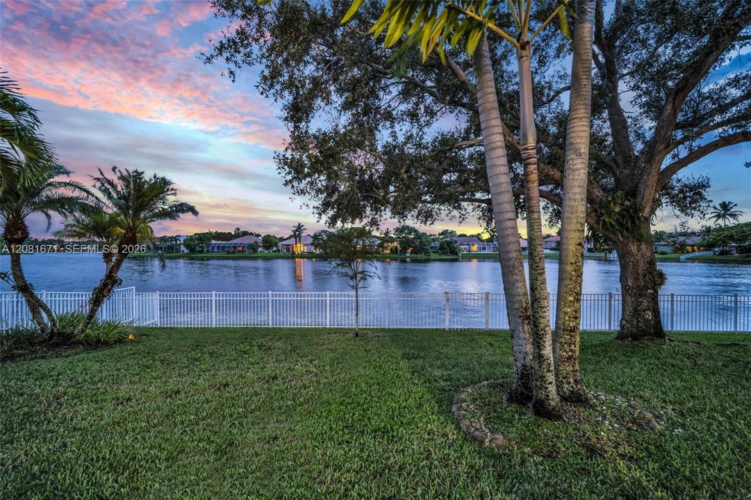 En Venta: $920,000 (4 camas, 3 baños, 2444 Pies cuadrados)