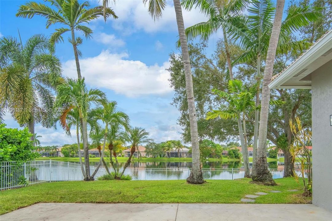 En Venta: $920,000 (4 camas, 3 baños, 2444 Pies cuadrados)