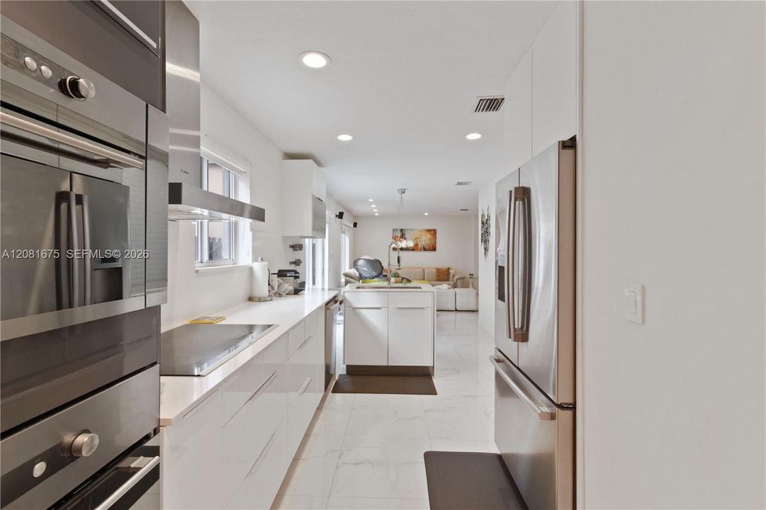 En Venta: $849,000 (3 camas, 2 baños, 1886 Pies cuadrados)