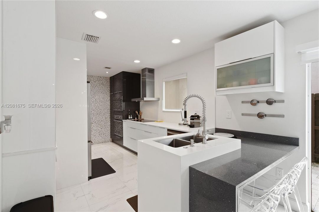 En Venta: $849,000 (3 camas, 2 baños, 1886 Pies cuadrados)