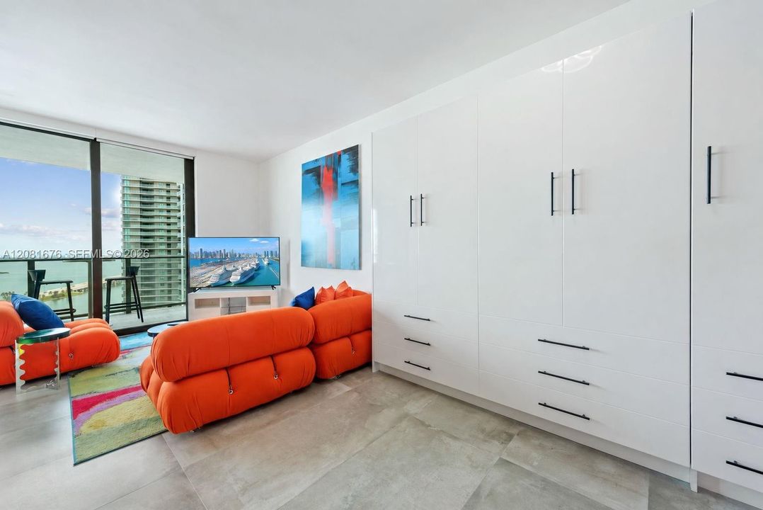 For Sale: $479,000 (1 beds, 1 baths, 610 Square Feet)