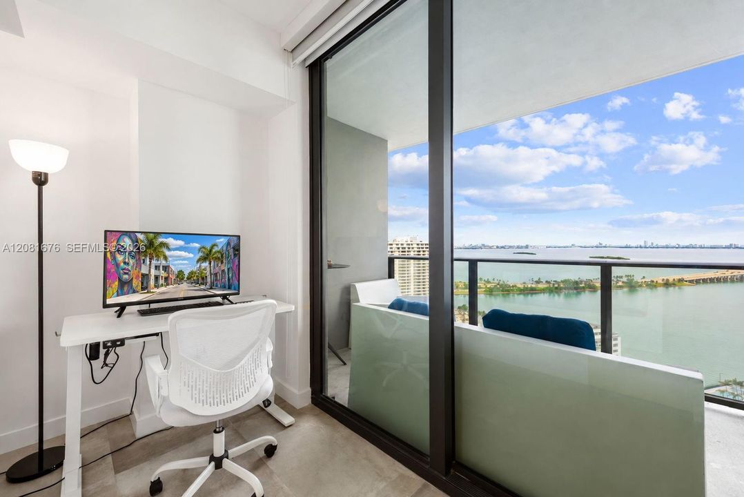 For Sale: $479,000 (1 beds, 1 baths, 610 Square Feet)