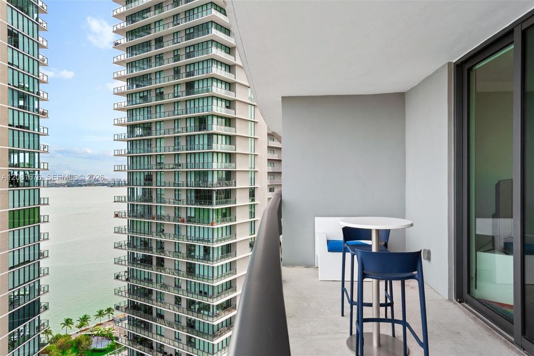 For Sale: $479,000 (1 beds, 1 baths, 610 Square Feet)