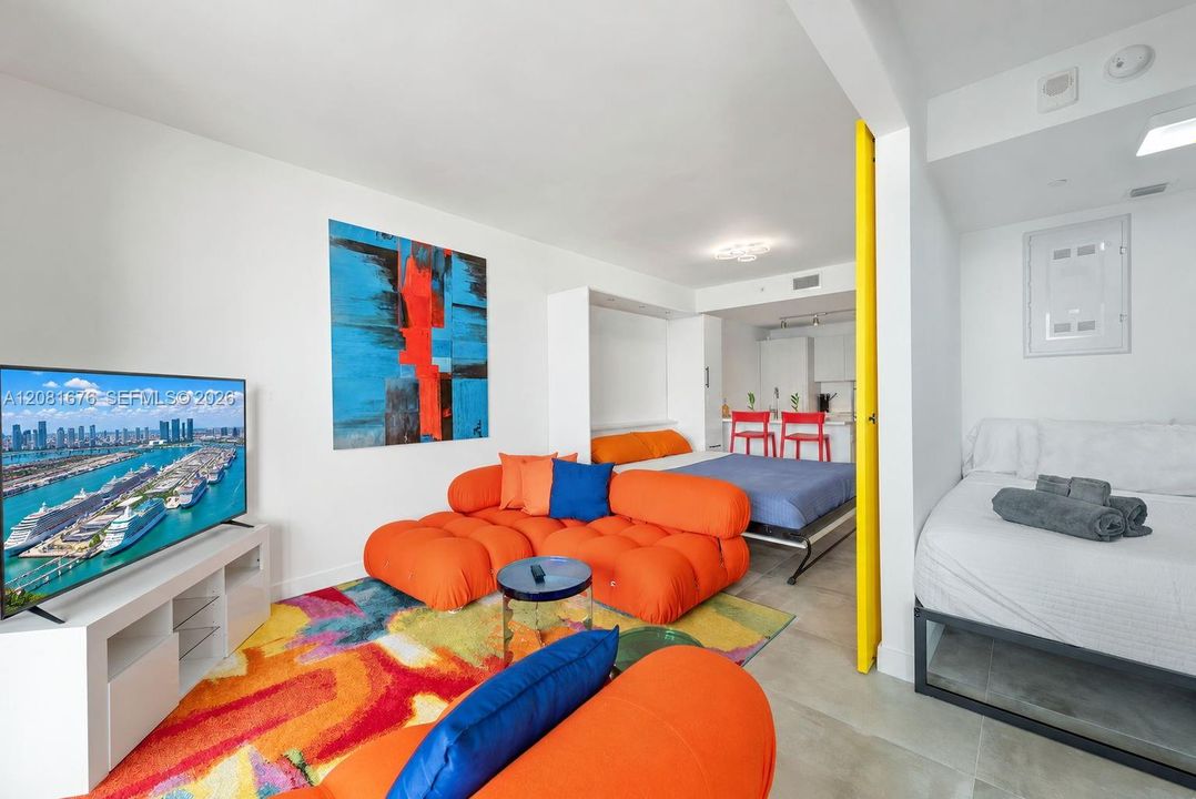 For Sale: $479,000 (1 beds, 1 baths, 610 Square Feet)