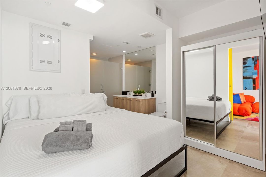 For Sale: $479,000 (1 beds, 1 baths, 610 Square Feet)
