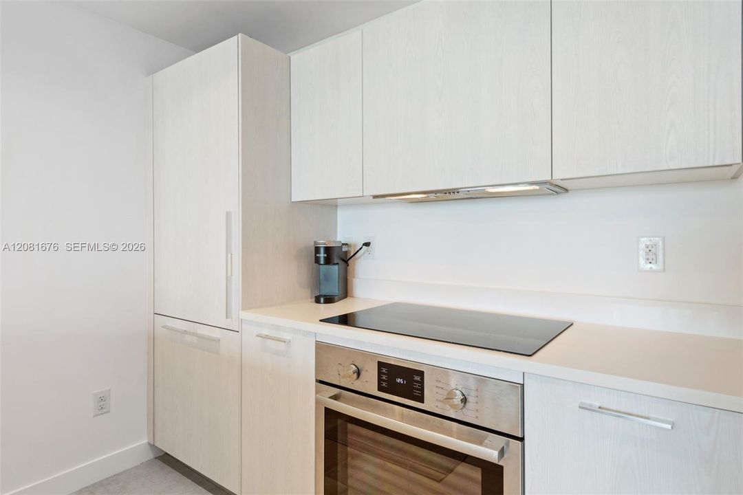 For Sale: $479,000 (1 beds, 1 baths, 610 Square Feet)