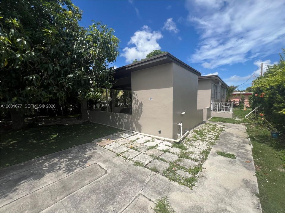 На продажу: $425,000 (3 спален, 1 ванн, 1014 Квадратных фут)