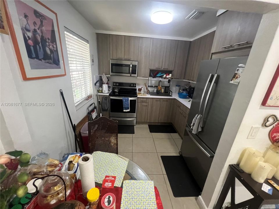 На продажу: $425,000 (3 спален, 1 ванн, 1014 Квадратных фут)