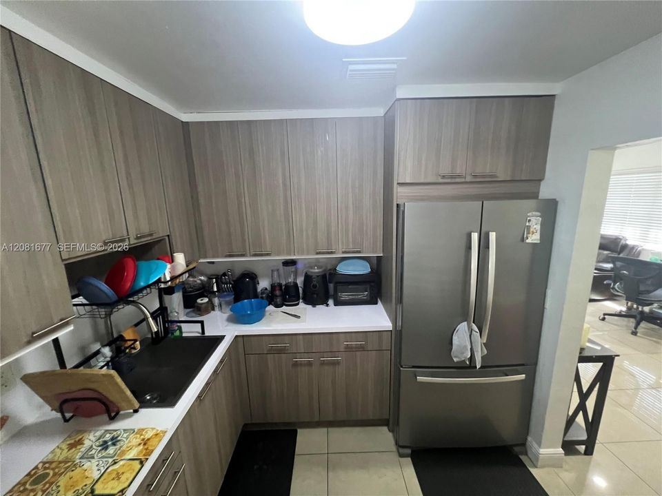 На продажу: $425,000 (3 спален, 1 ванн, 1014 Квадратных фут)